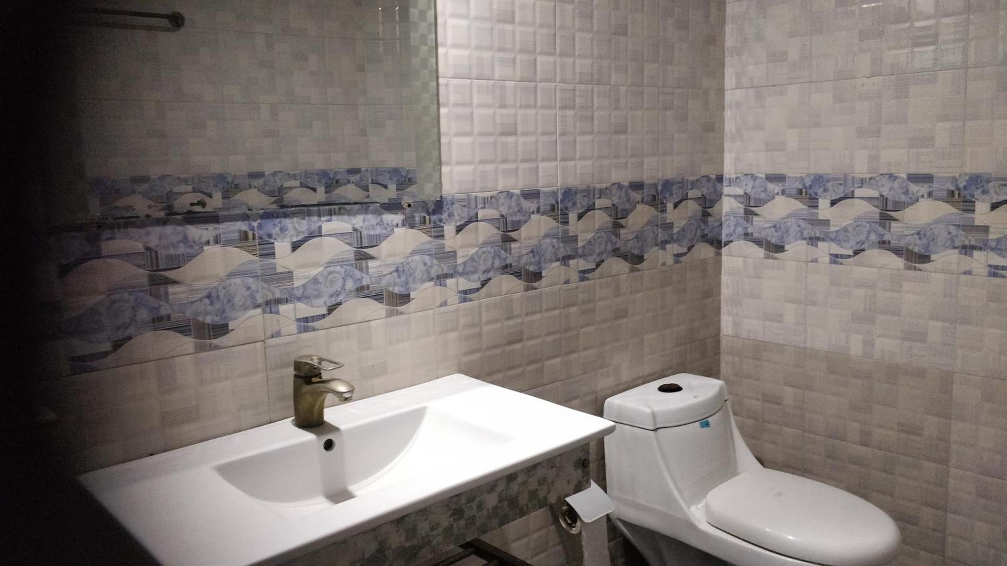 Quick Continental Hotel - Jail Road Лахор Номер фото