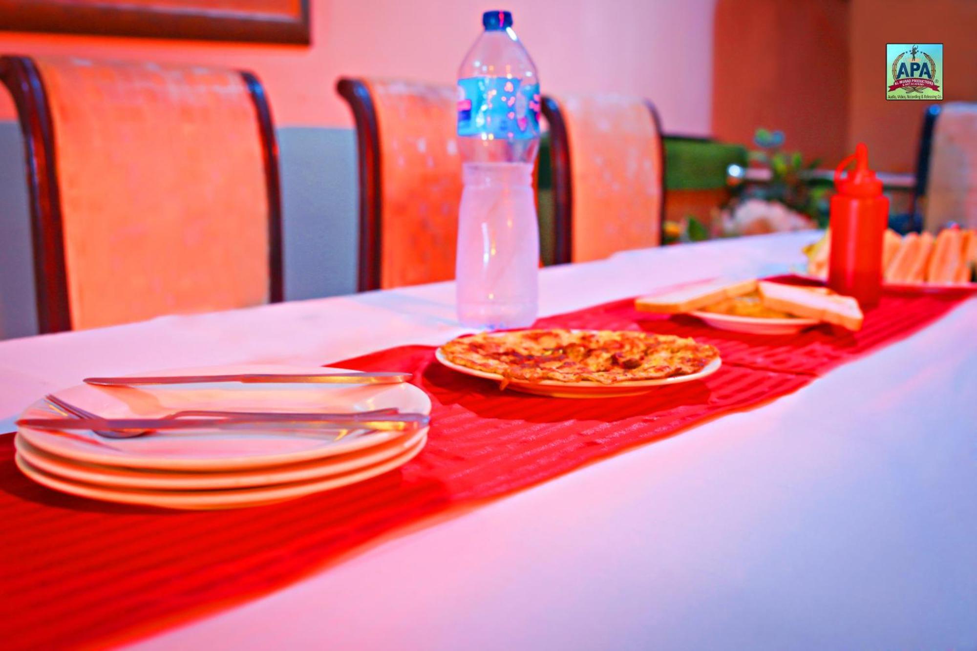 Quick Continental Hotel - Jail Road Лахор Екстер'єр фото