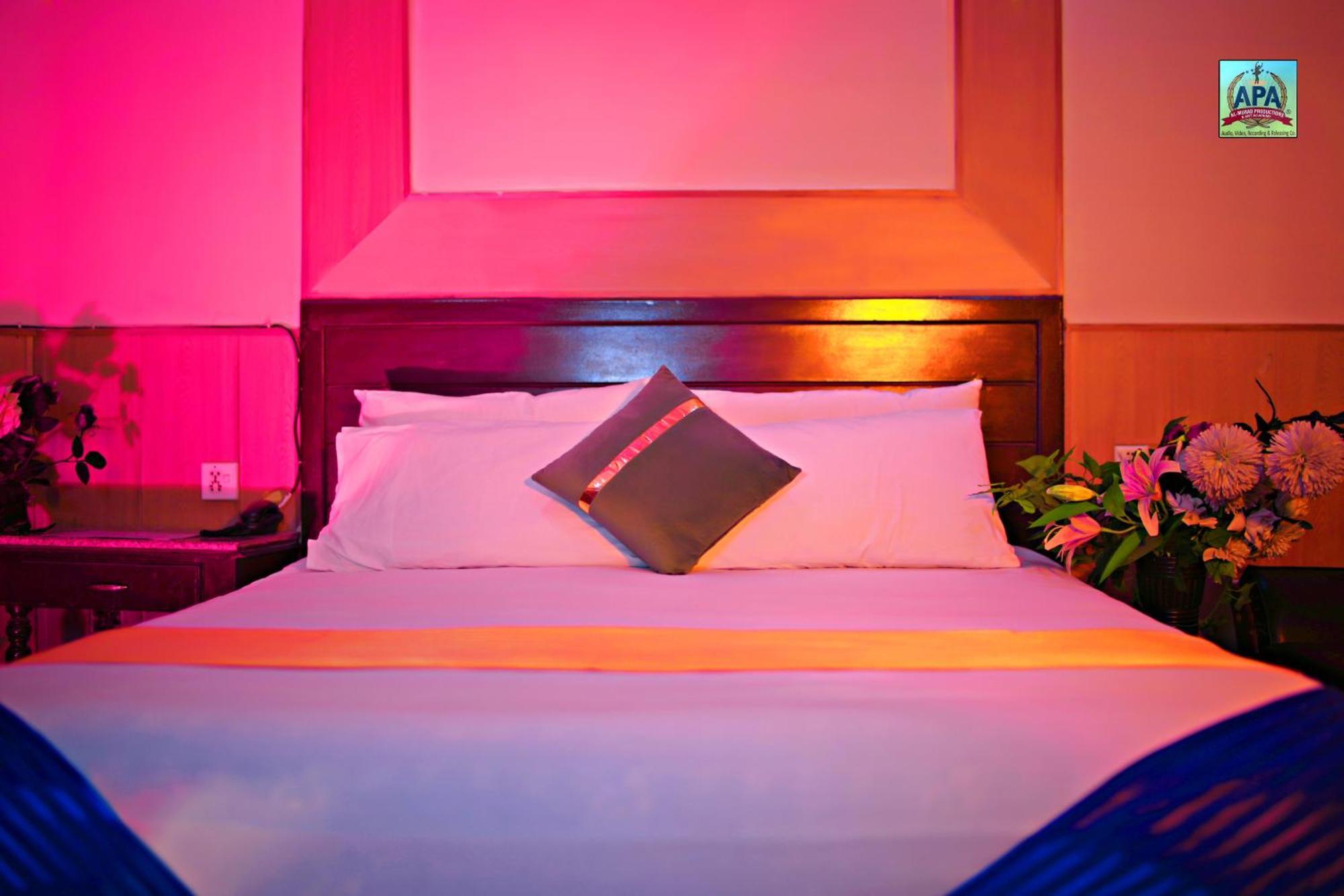 Quick Continental Hotel - Jail Road Лахор Екстер'єр фото