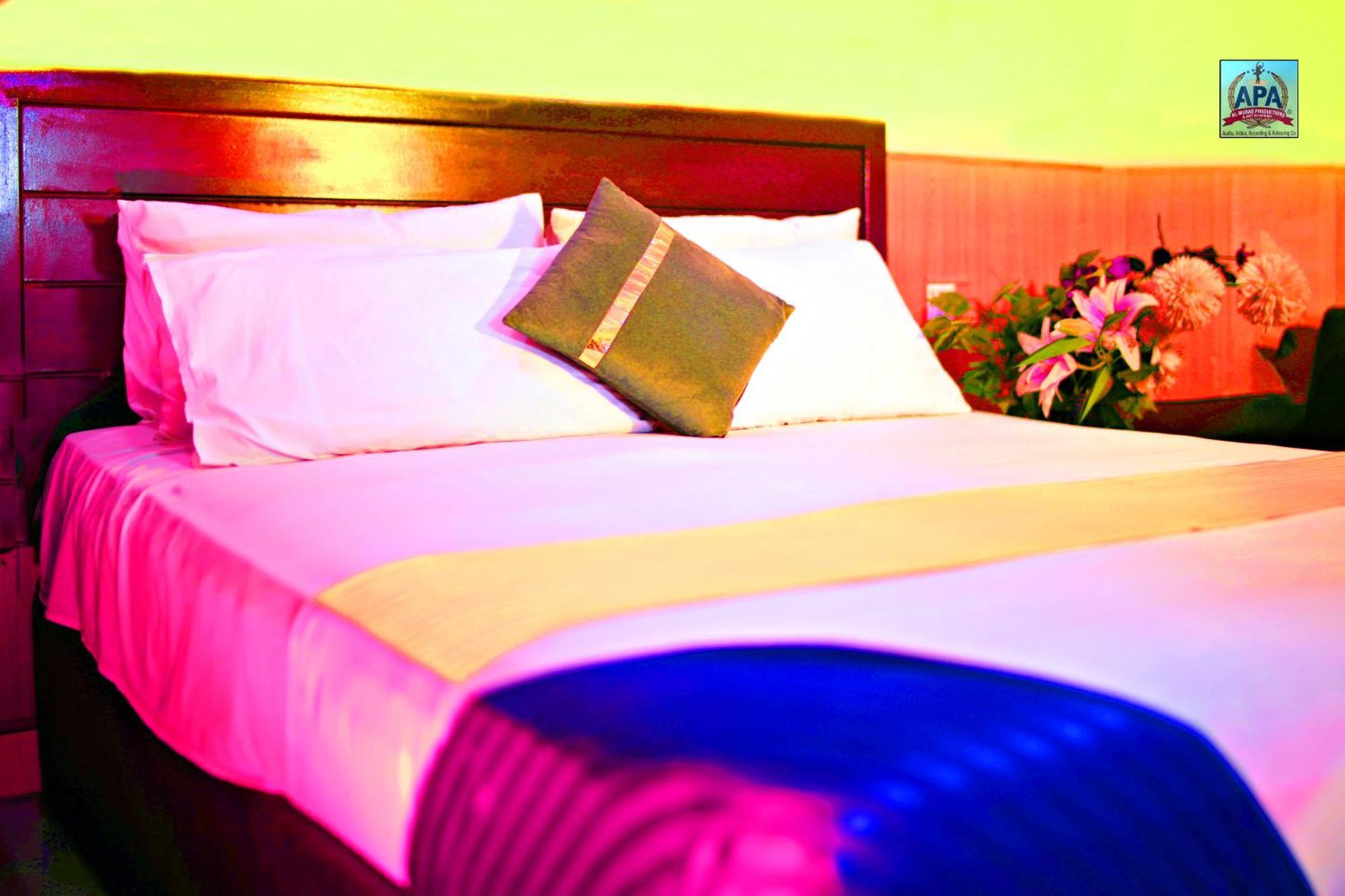 Quick Continental Hotel - Jail Road Лахор Екстер'єр фото