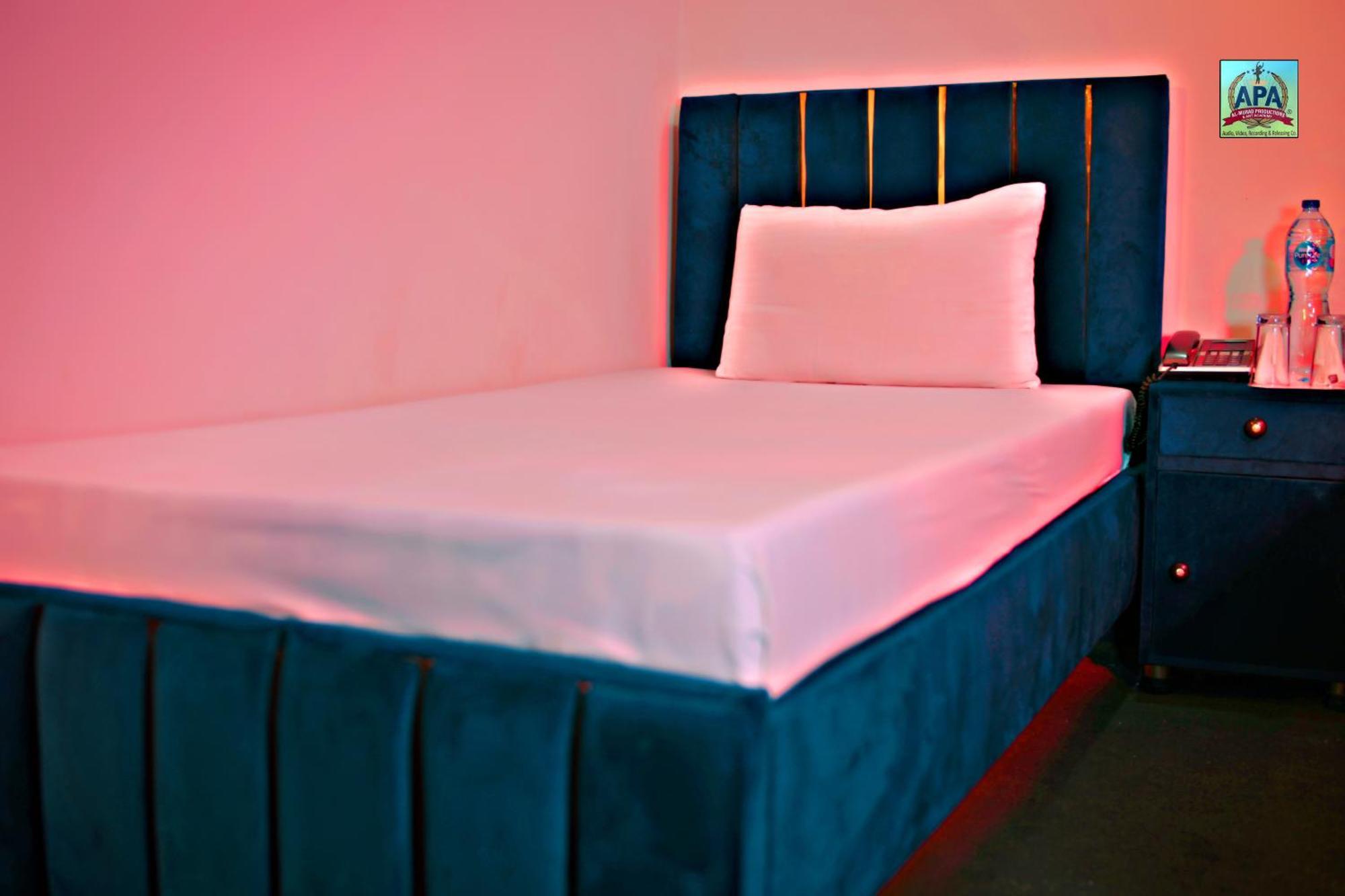 Quick Continental Hotel - Jail Road Лахор Екстер'єр фото